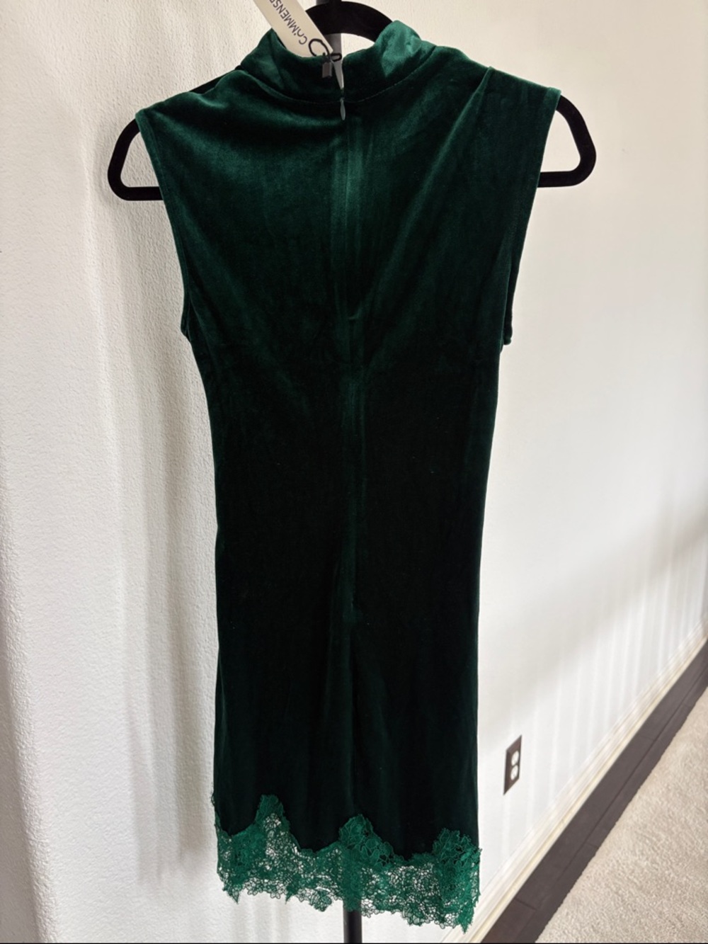 Commense Lace Trim Ruched Velvet Mini Dress NWT Size S - Picture 5 of 6